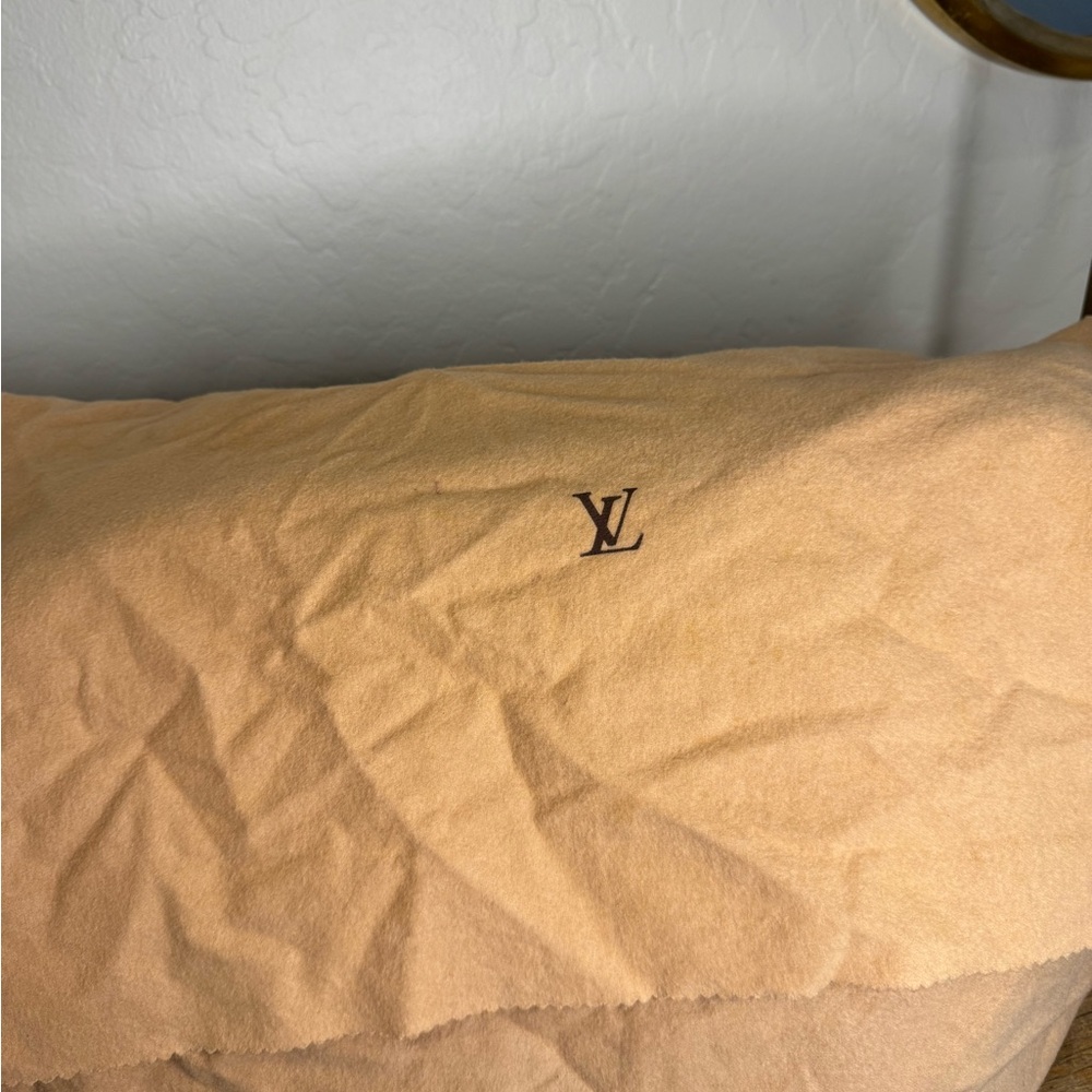 EUC Louis Vuitton cabals mezzo monogram tote with dust bag - Picture 10 of 10